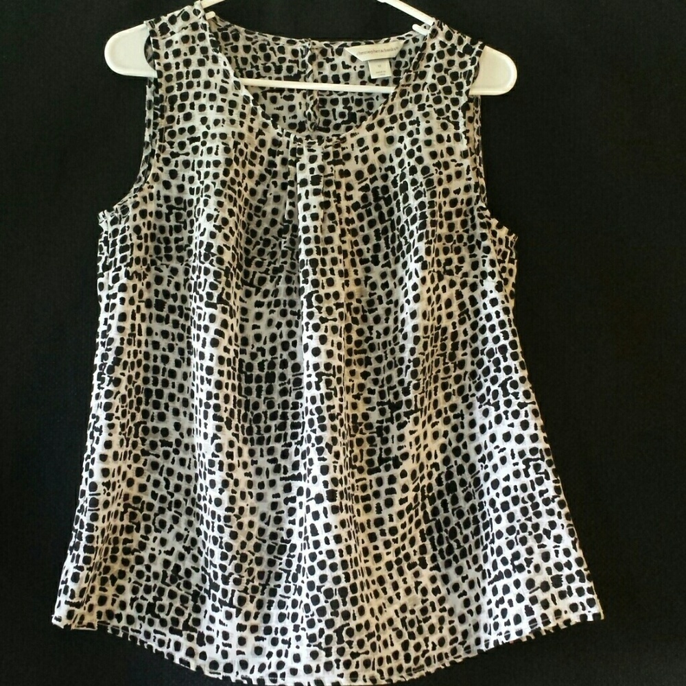 BLACK AND WHITE BLOUSE